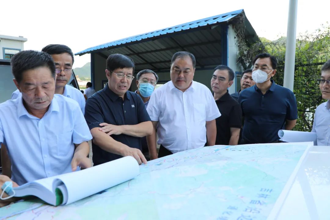 郝晶祥赴青石镇石湖村调研时提出：大力支持特色产业发展 全力助推乡村产业振兴3.jpg